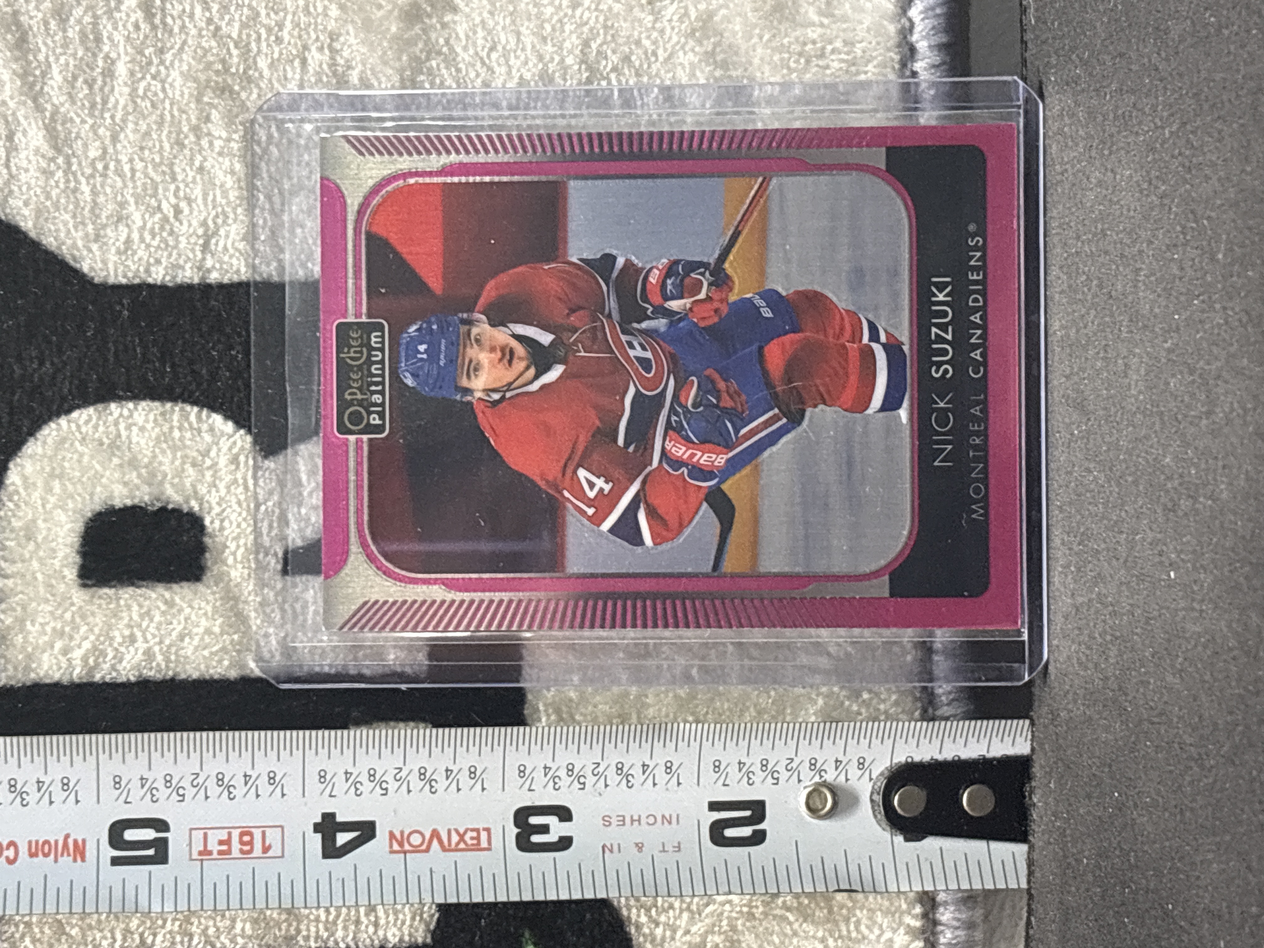 LOT 2026-857 — Carte de hockey de collection O-Pee-Chee Platinum 2021-22, numéro 82, mettant… — photo 1