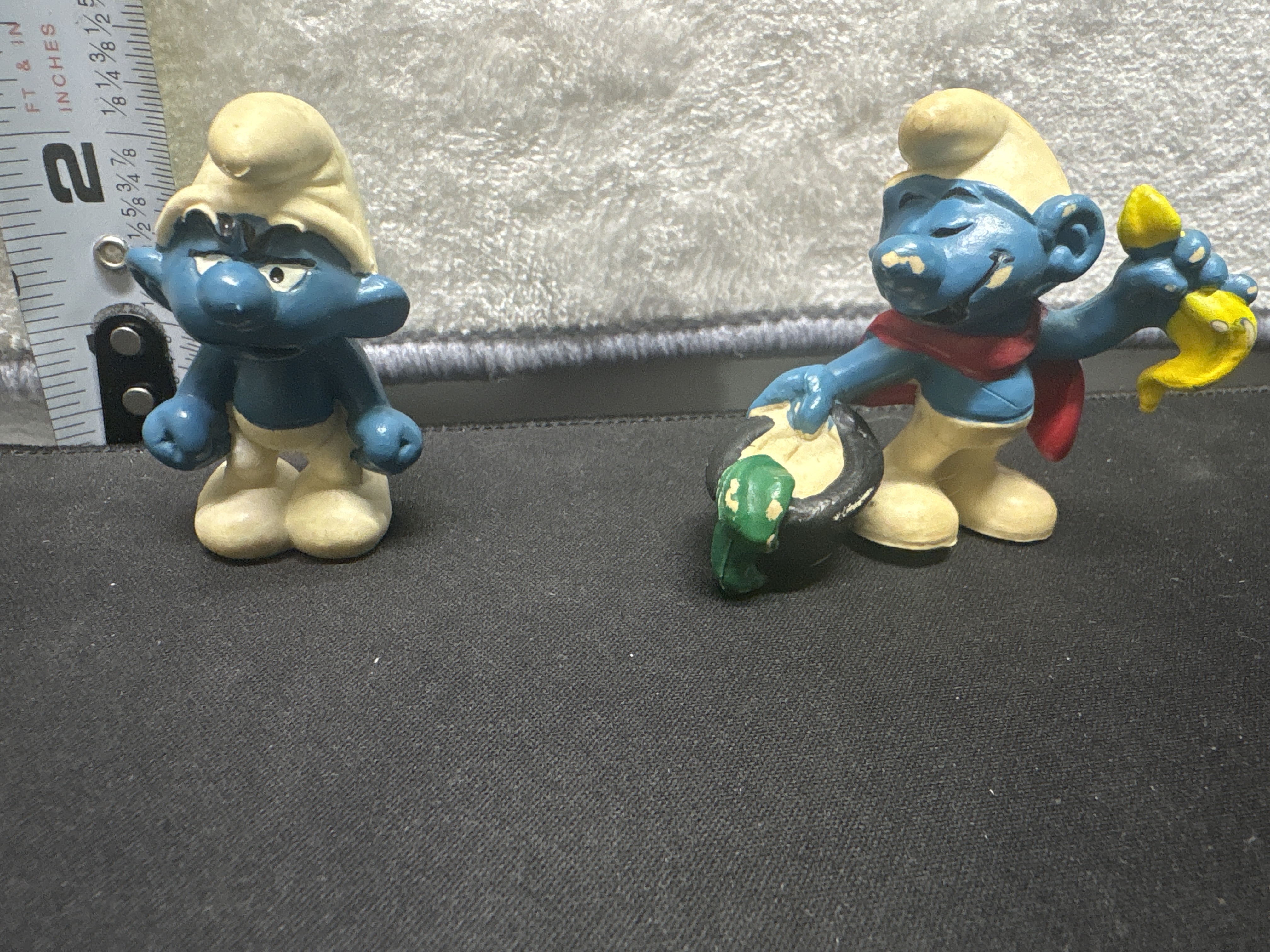 LOT 2026-859 — Ensemble de 2 figurines vintage des Schtroumpfs, par Schleich et Peyo, avec… — photo 1
