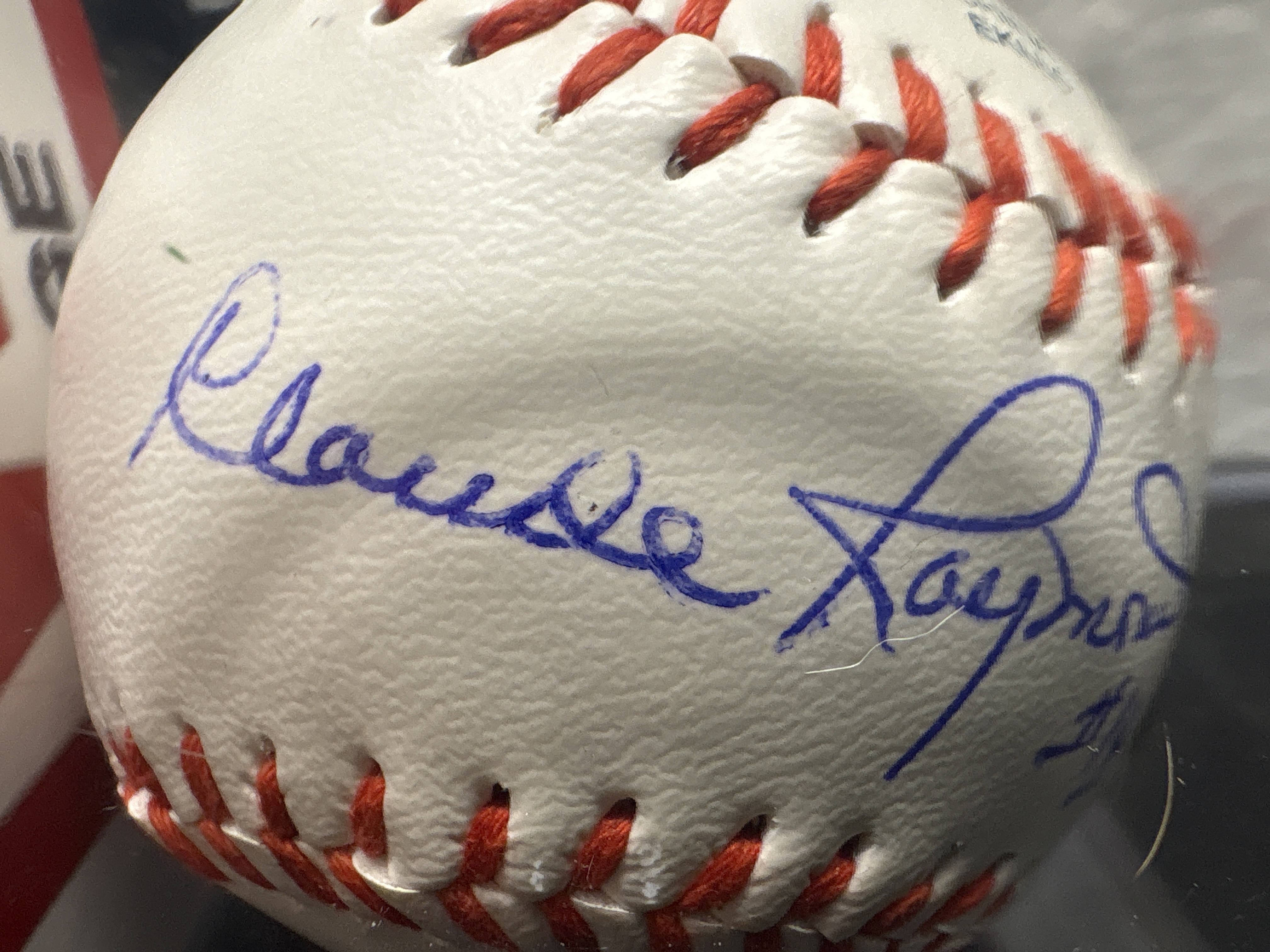 LOT 2026-861 — Balle de baseball Rawlings Official League R8U, avec coutures rouges et… — photo 1