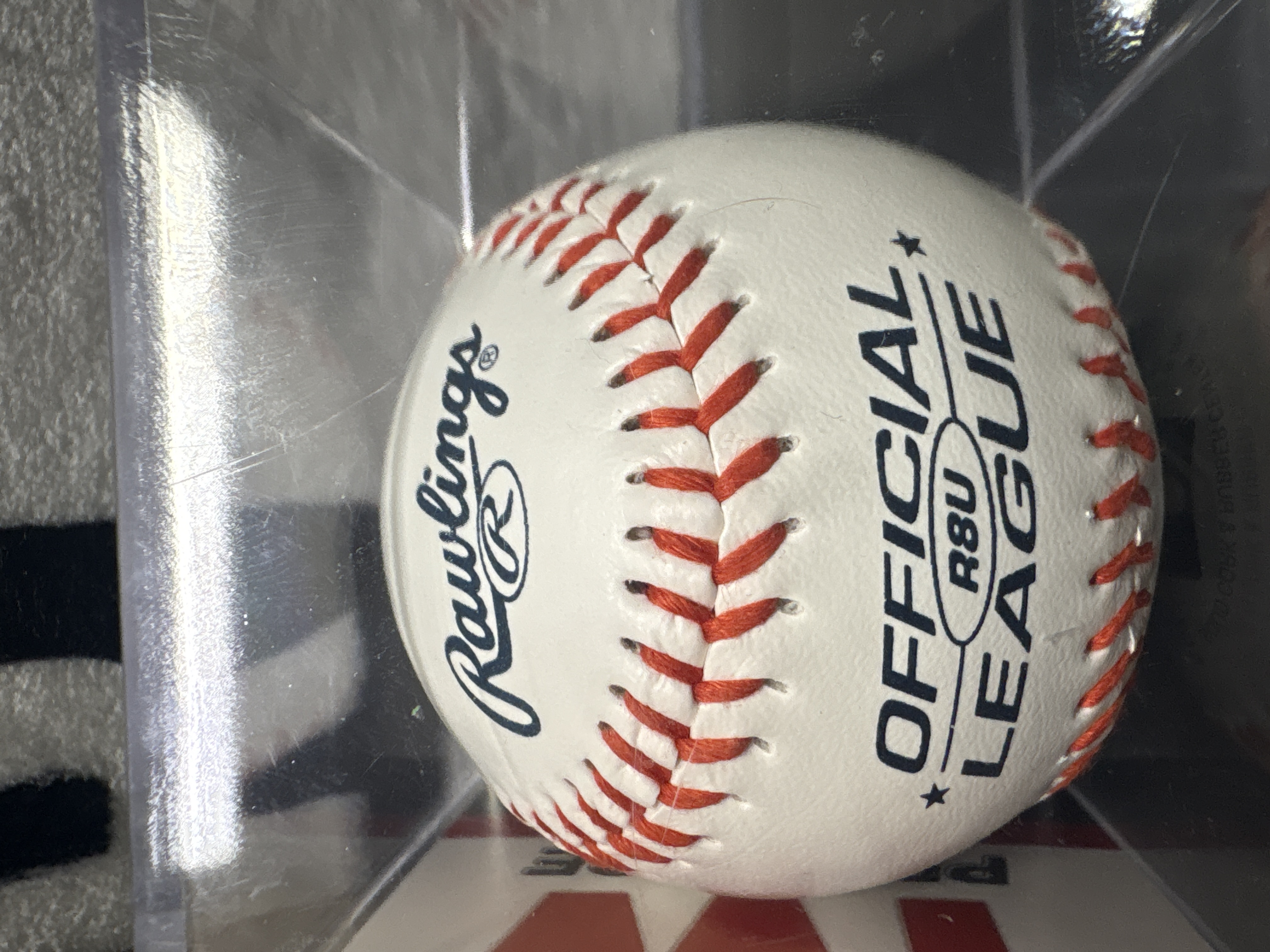 LOT 2026-861 — Balle de baseball Rawlings Official League R8U, avec coutures rouges et… — photo 3