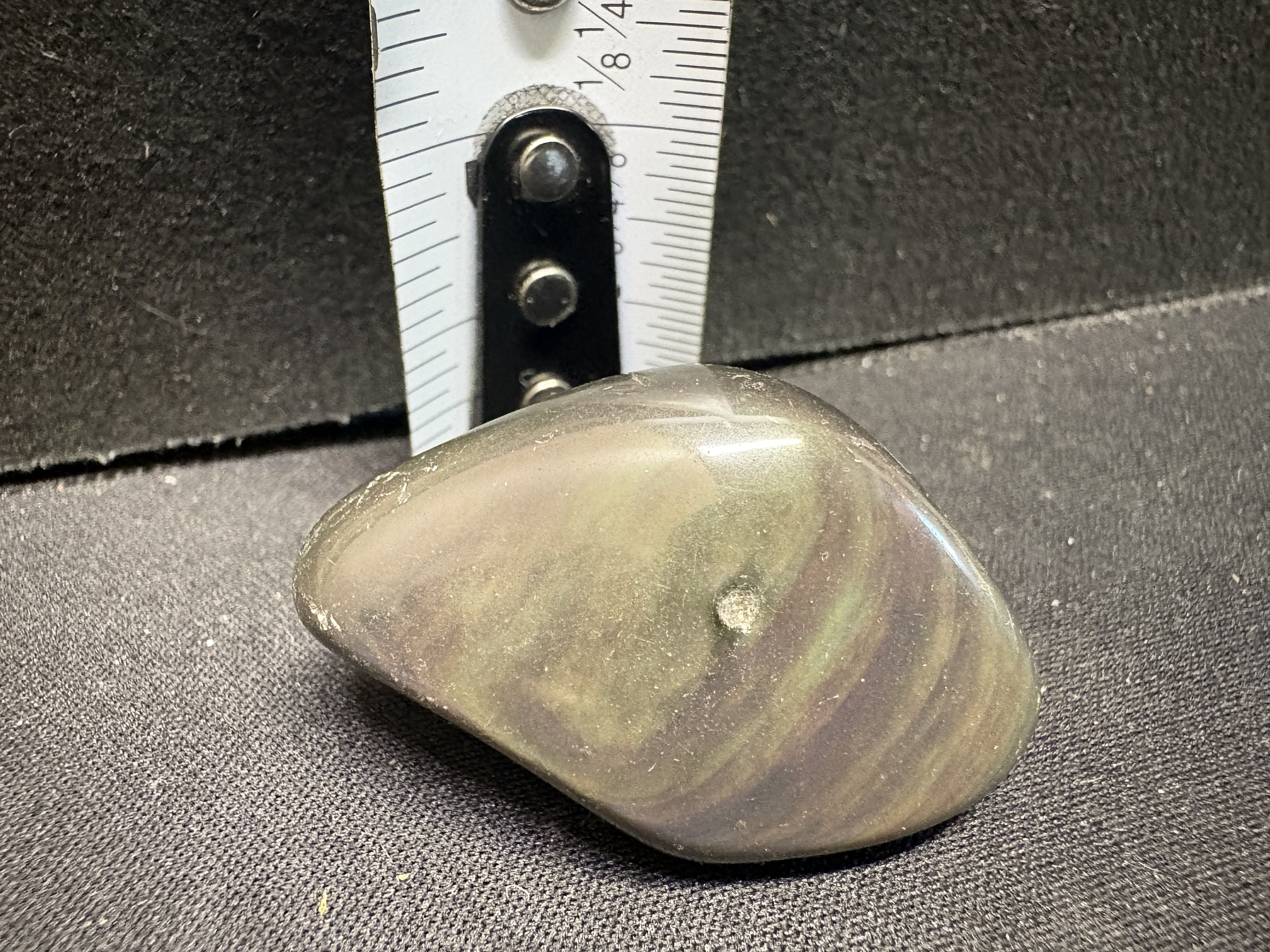 LOT 2026-089 — Pierre polie naturelle – Tons vert olive, gris et mauve — photo 1