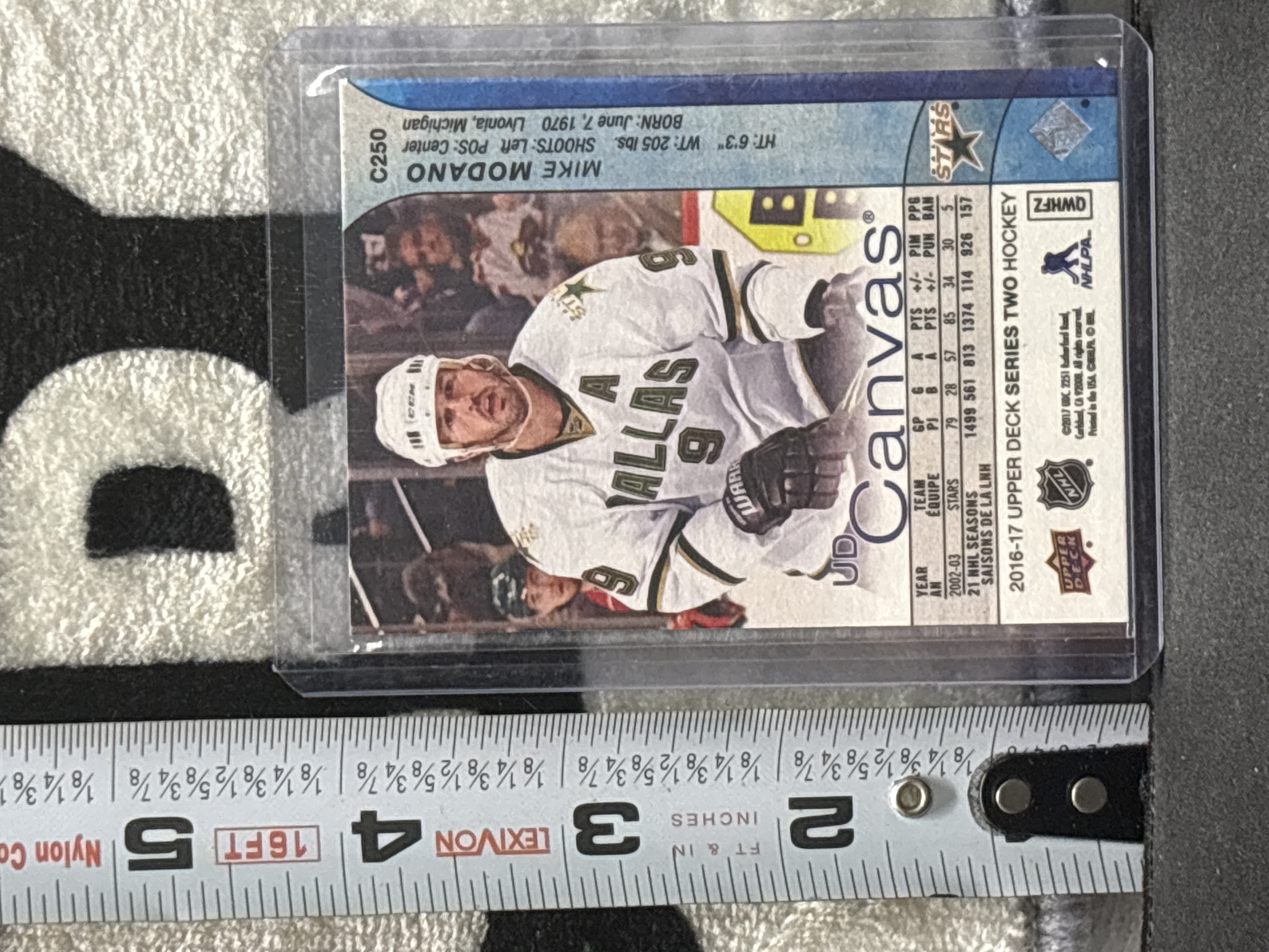 LOT 2026-872 — Carte de hockey **UD Canvas de Mike Modano**, numéro **C250**, produite par… — photo 2
