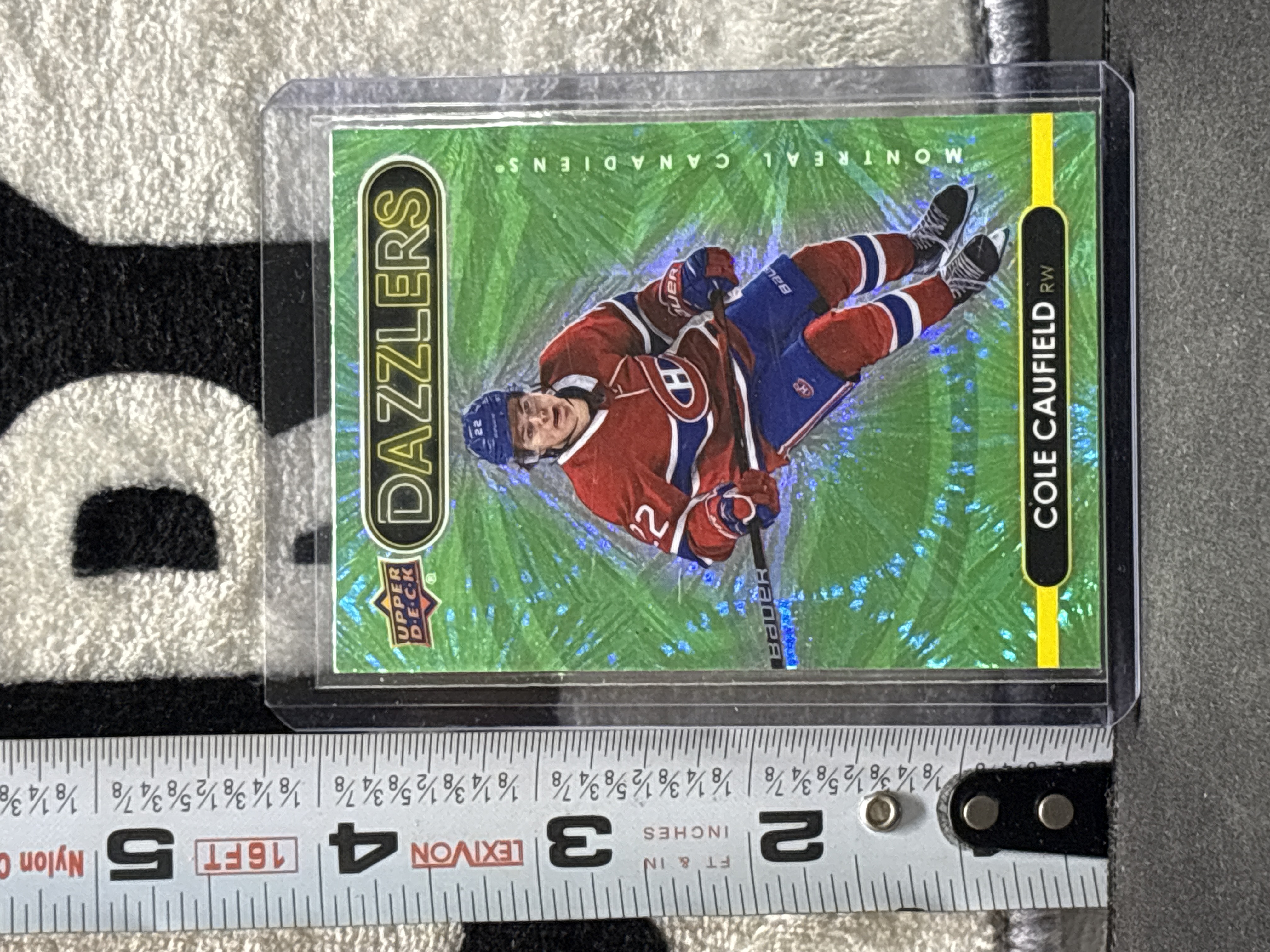 LOT 2026-883 — Carte de hockey Upper Deck Dazzlers, modèle DZ-25, mettant en vedette Cole… — photo 1