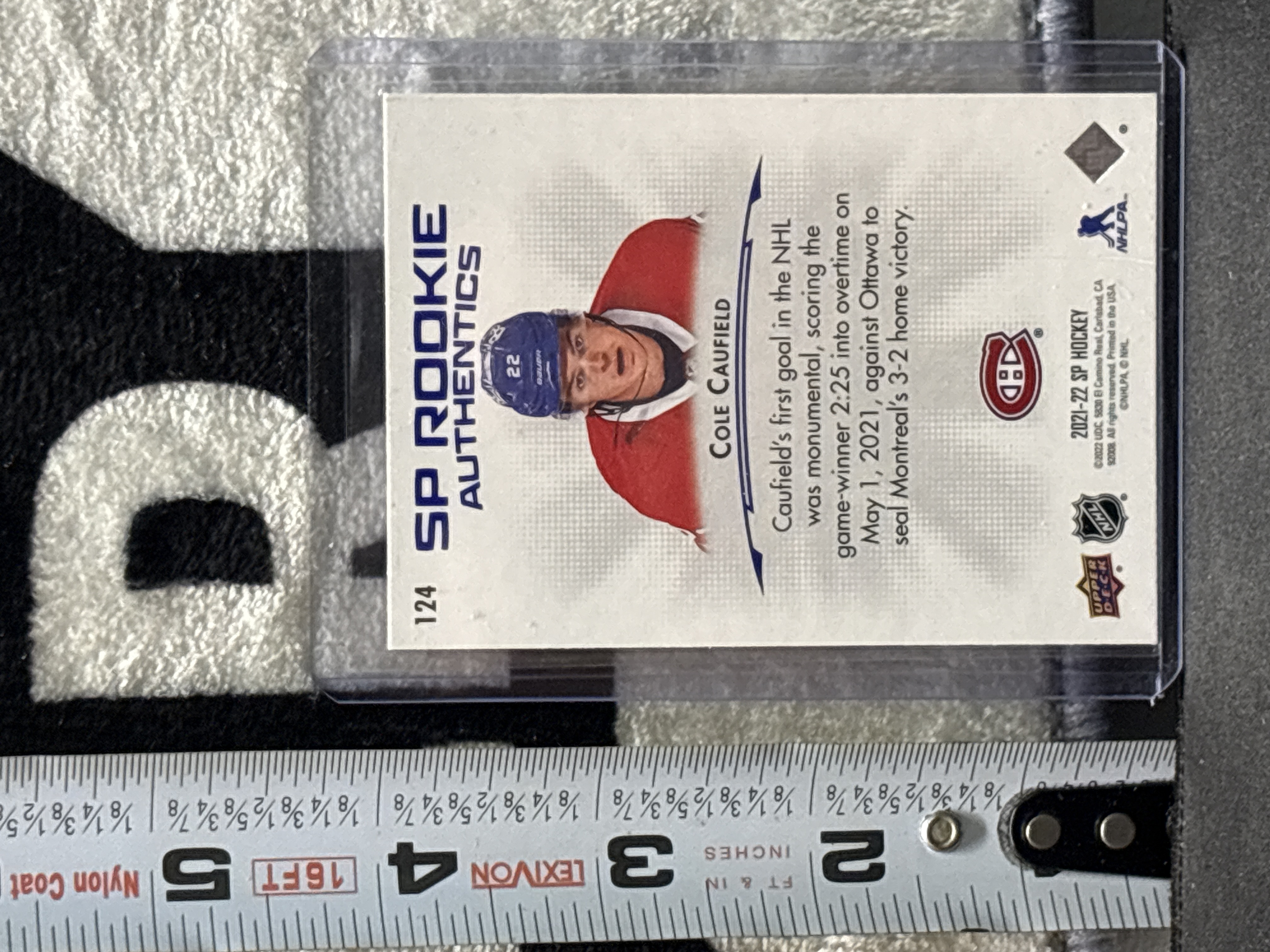 LOT 2026-884 — Carte de hockey de collection **SP Rookie Authentics no 124**, édition… — photo 2