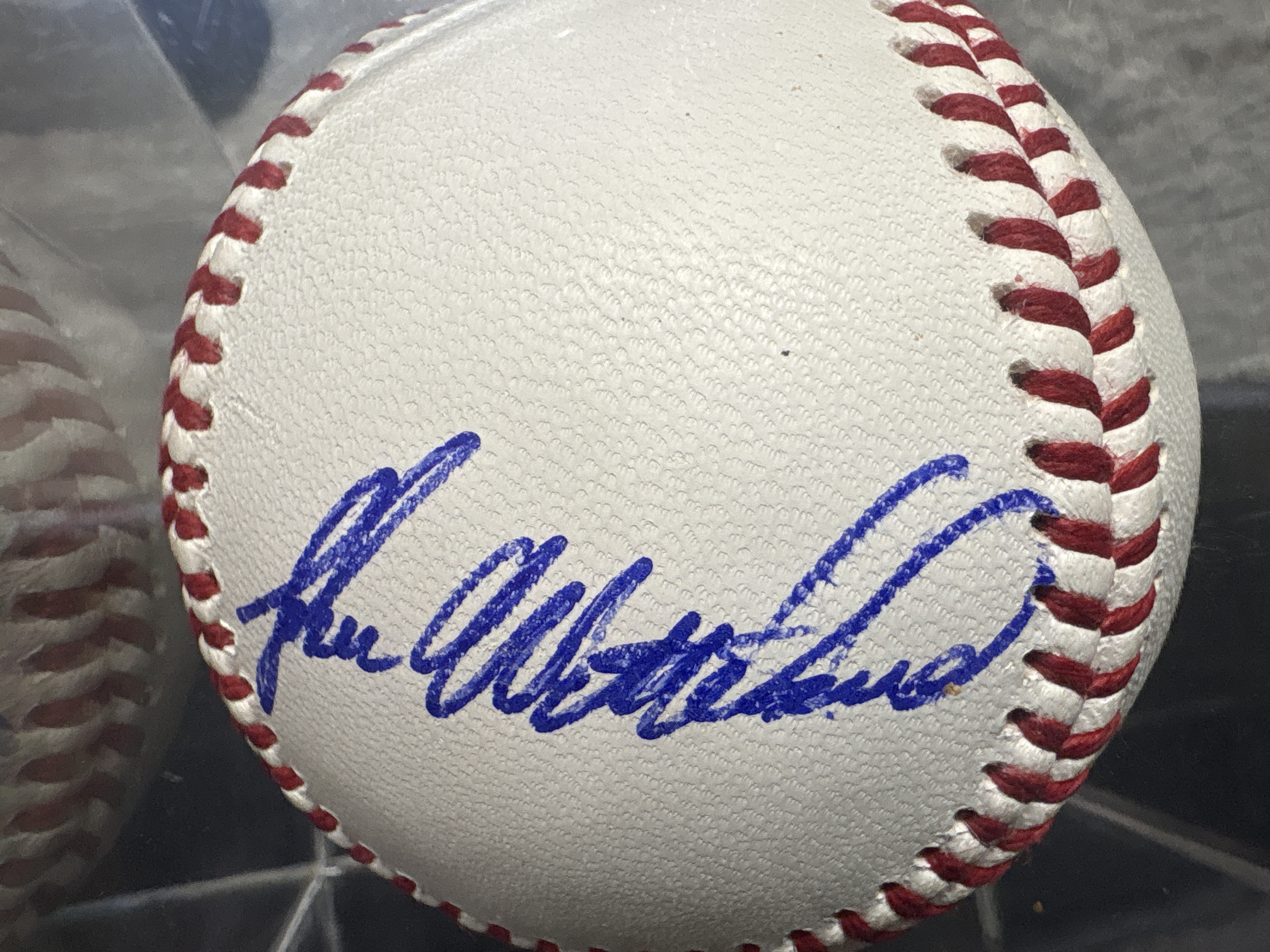 LOT 2026-893 — Balle de baseball Rawlings Official League RB11, en cuir véritable, 5 oz et 9… — photo 1