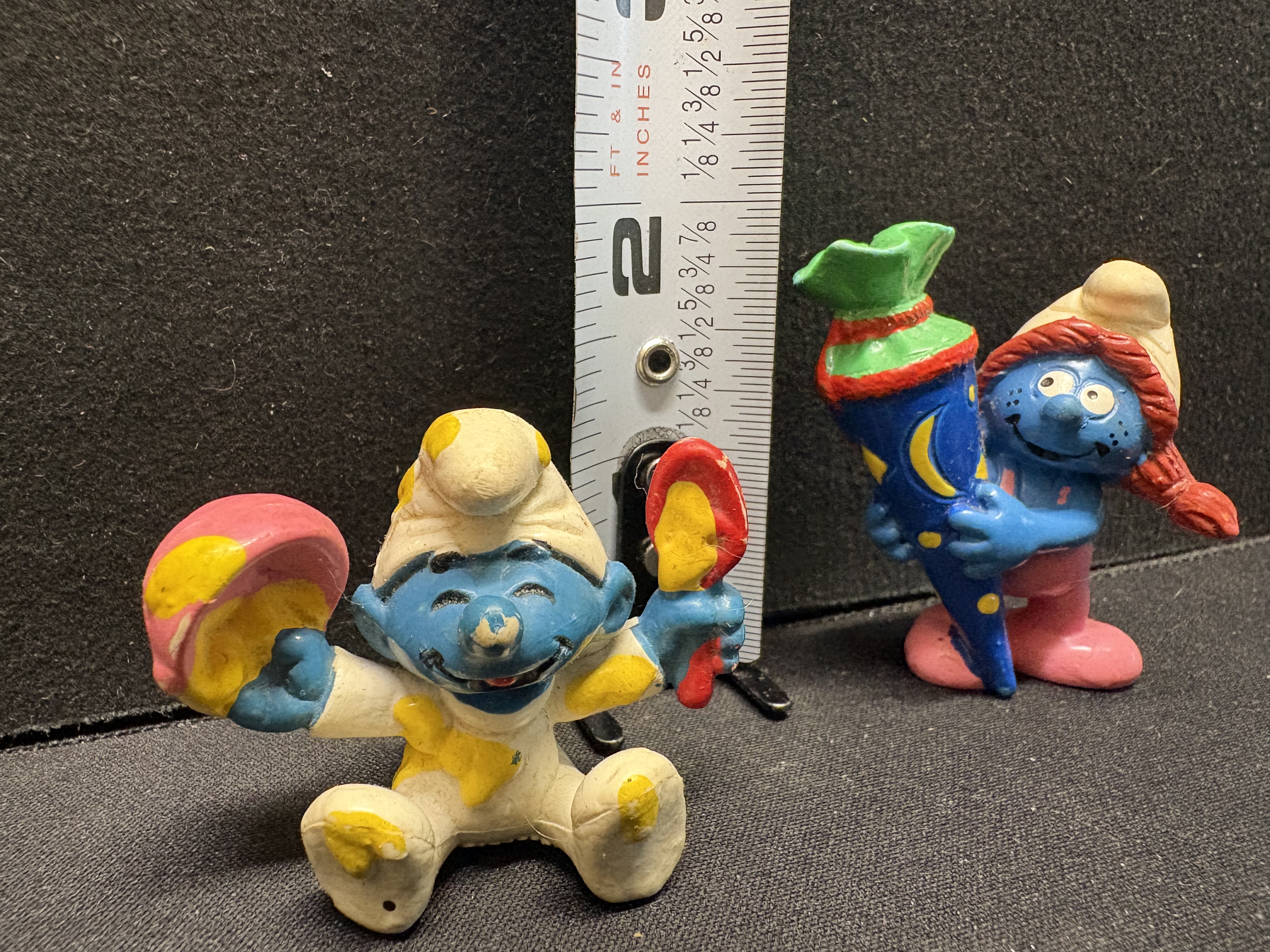 LOT 2026-094 — Lot de 2 figurines Les Schtroumpfs – Peintre / artiste et magicien – Schleich… — photo 1