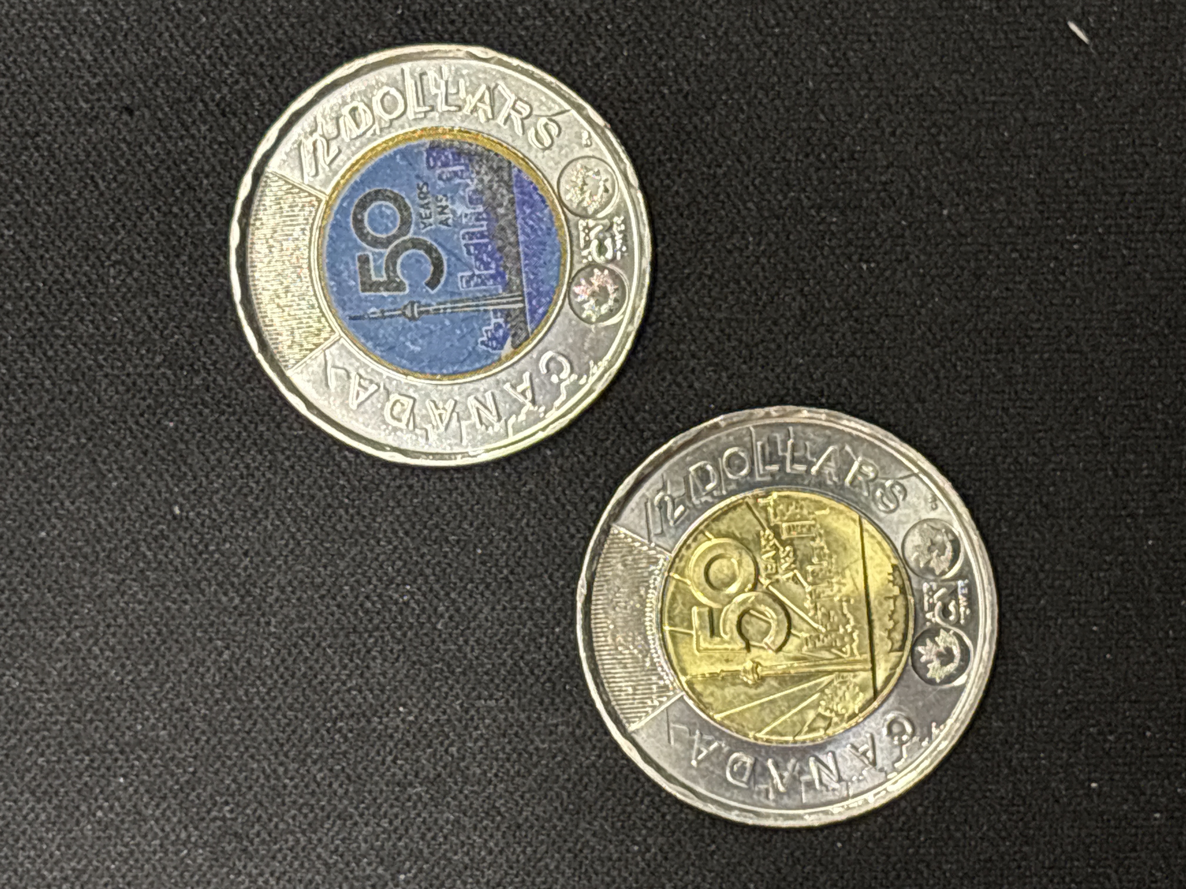 LOT 2026-923 — Belle paire de deux pièces de 2 dollars canadiennes datées 2026, au fini… — photo 1