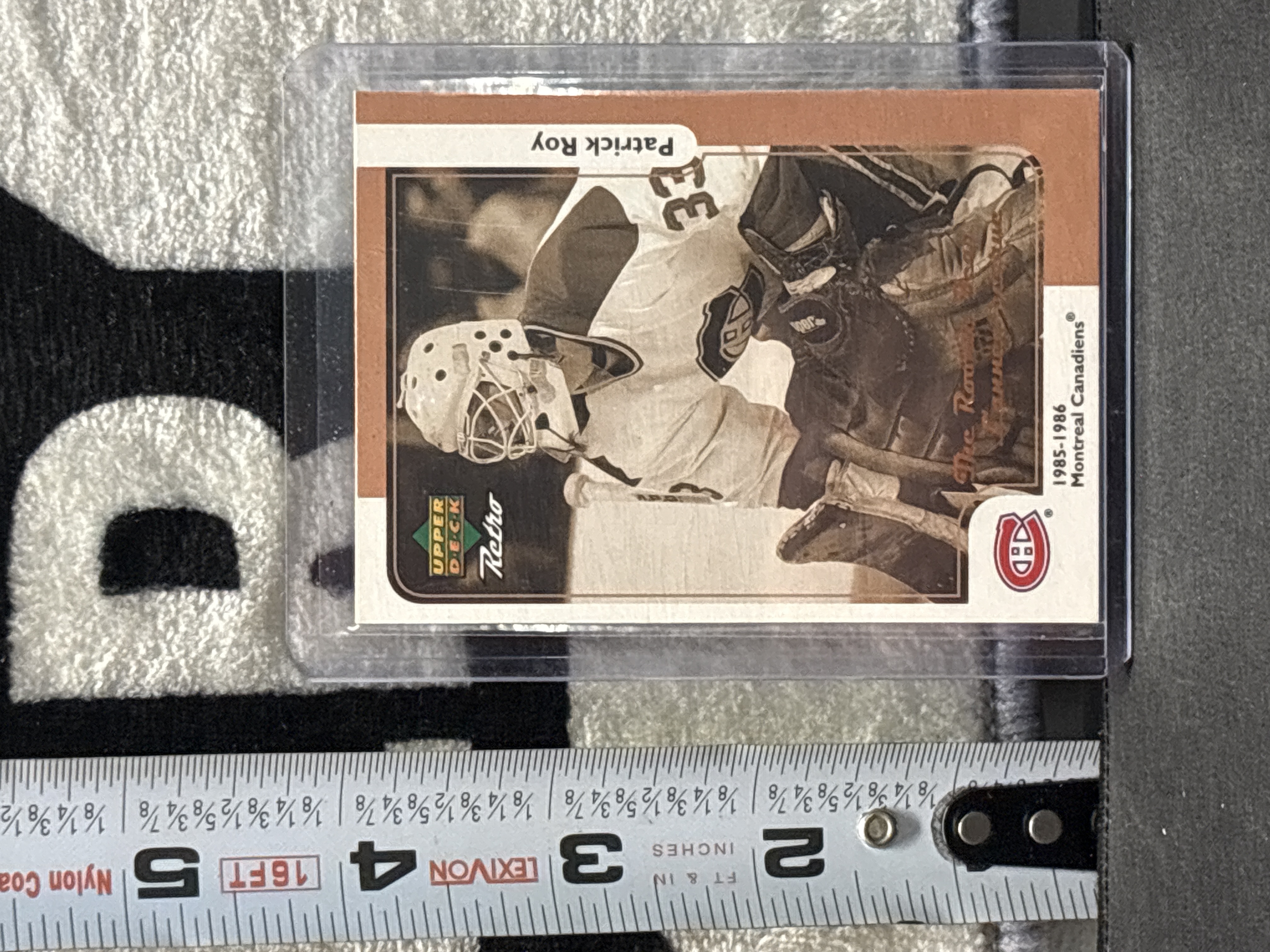 LOT 2026-930 — Belle carte de hockey Upper Deck Retro McD-15R mettant en vedette Patrick Roy… — photo 1