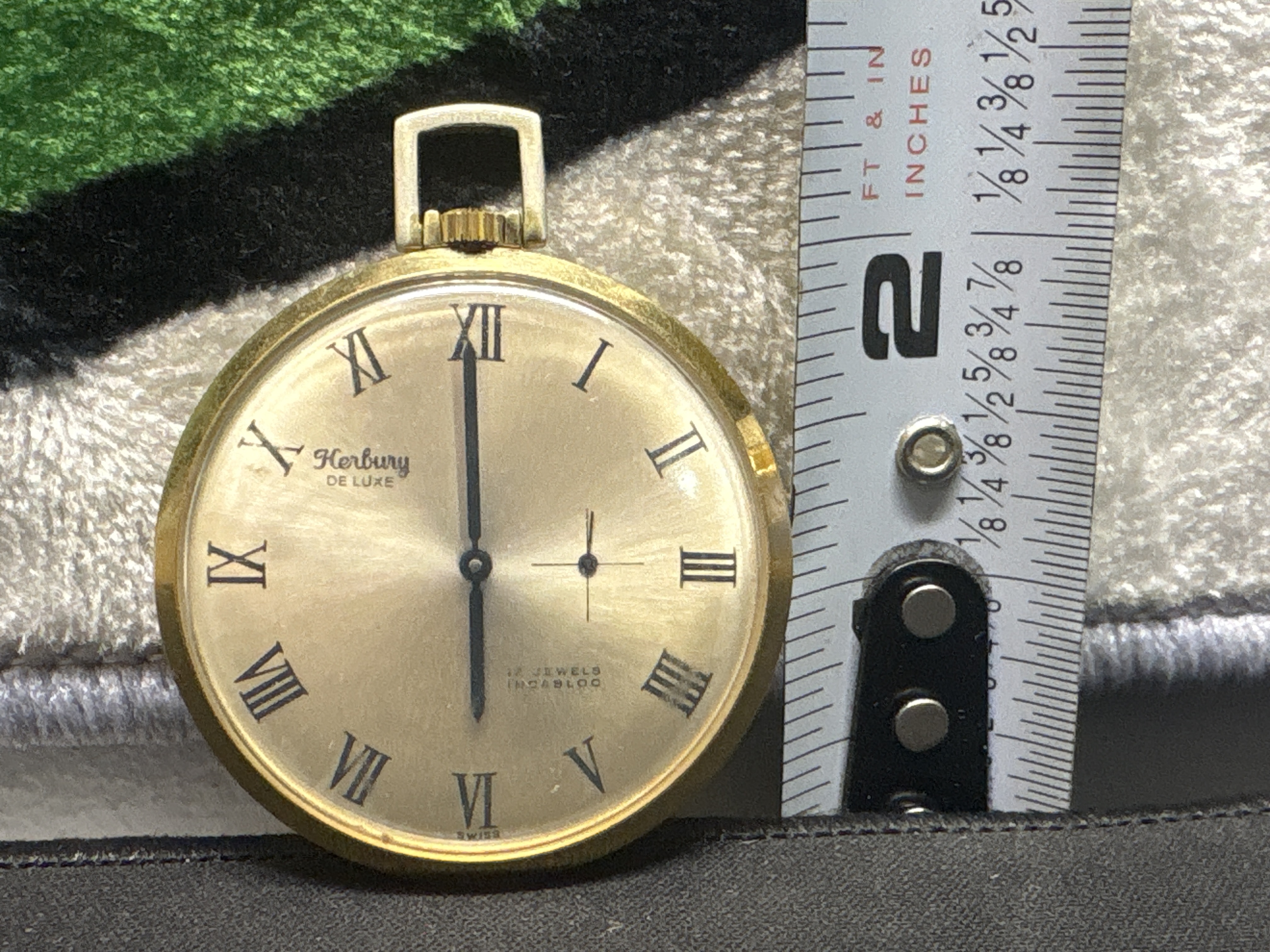LOT 2026-932 — Belle montre de poche mécanique Kerbuny « De Luxe », avec boîtier de ton doré… — photo 3