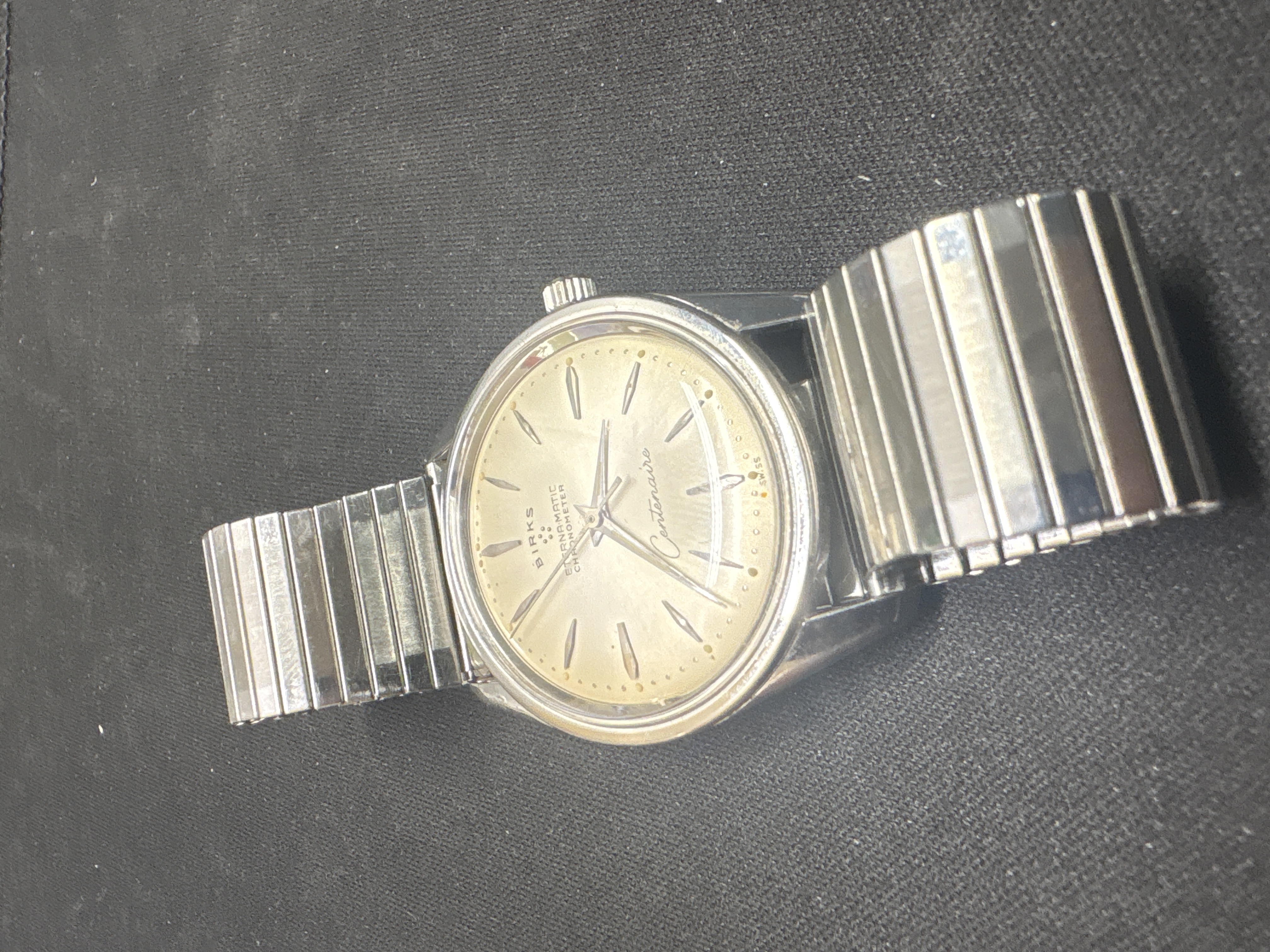 LOT 2026-933 — Montre-bracelet Birks « Eternamatic Chronometer Centenaire », de fabrication… — photo 2