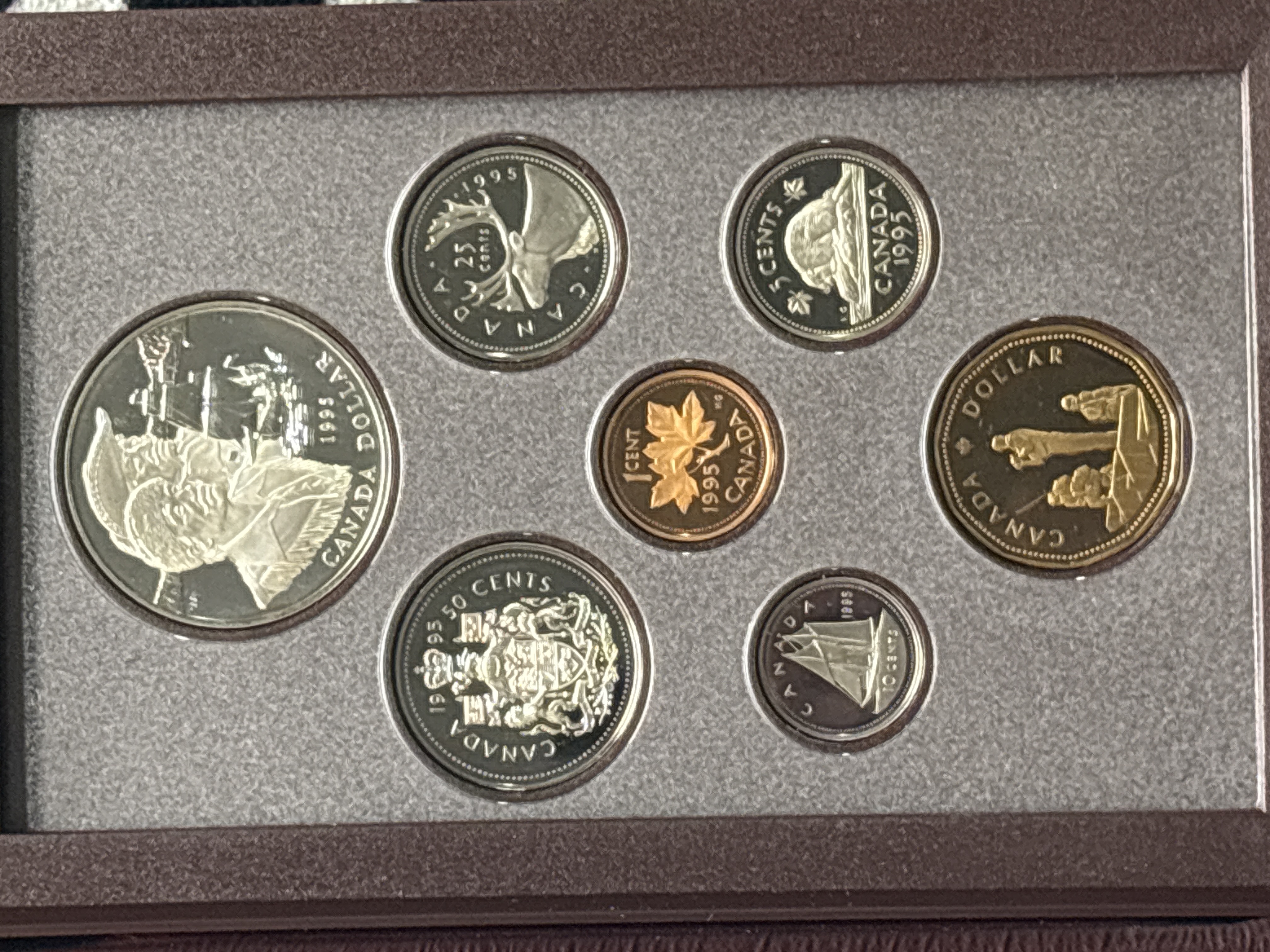 LOT 2026-940 — Ensemble épreuve numismatique canadien 1995, édition spéciale, comprenant 7… — photo 1