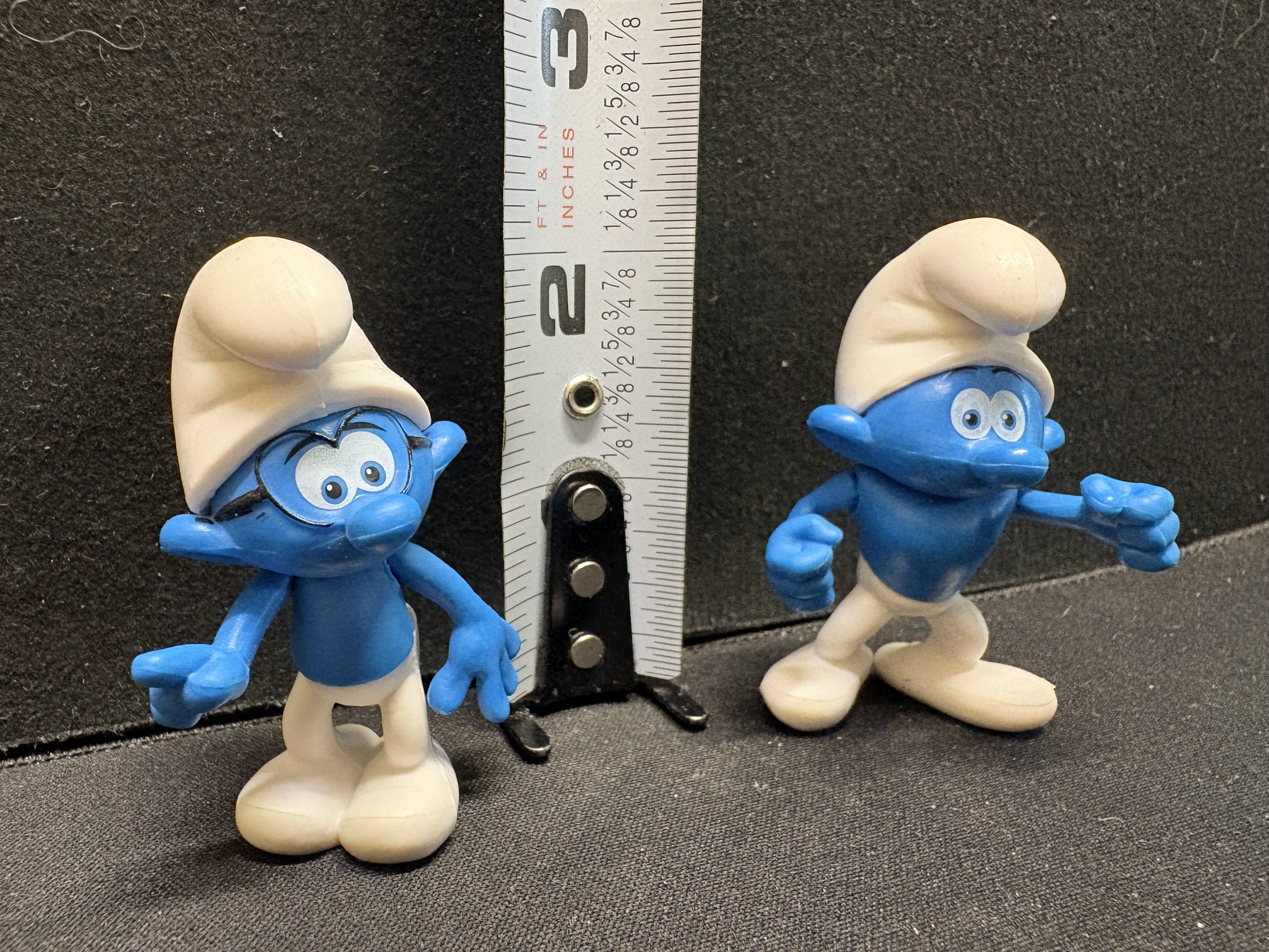 LOT 2026-097 — Lot de 2 figurines Les Schtroumpfs – Modèles différents – Vintage — photo 1