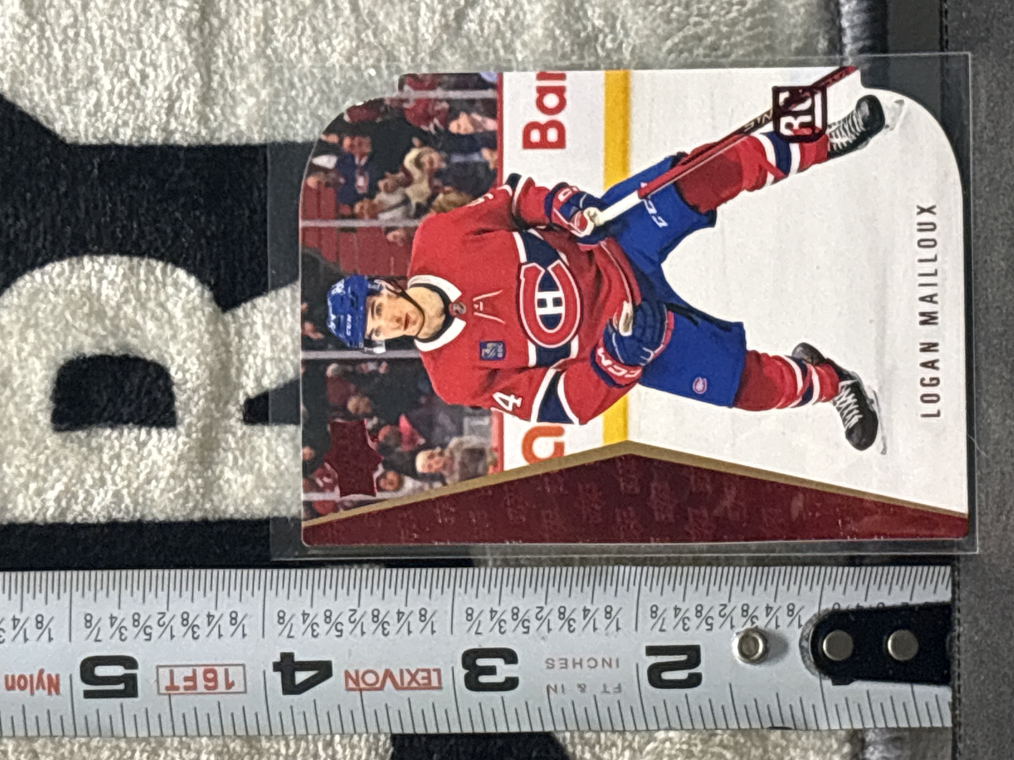 LOT 2026-943 — Carte de hockey Logan Mailloux des Canadiens de Montréal, position défenseur… — photo 1