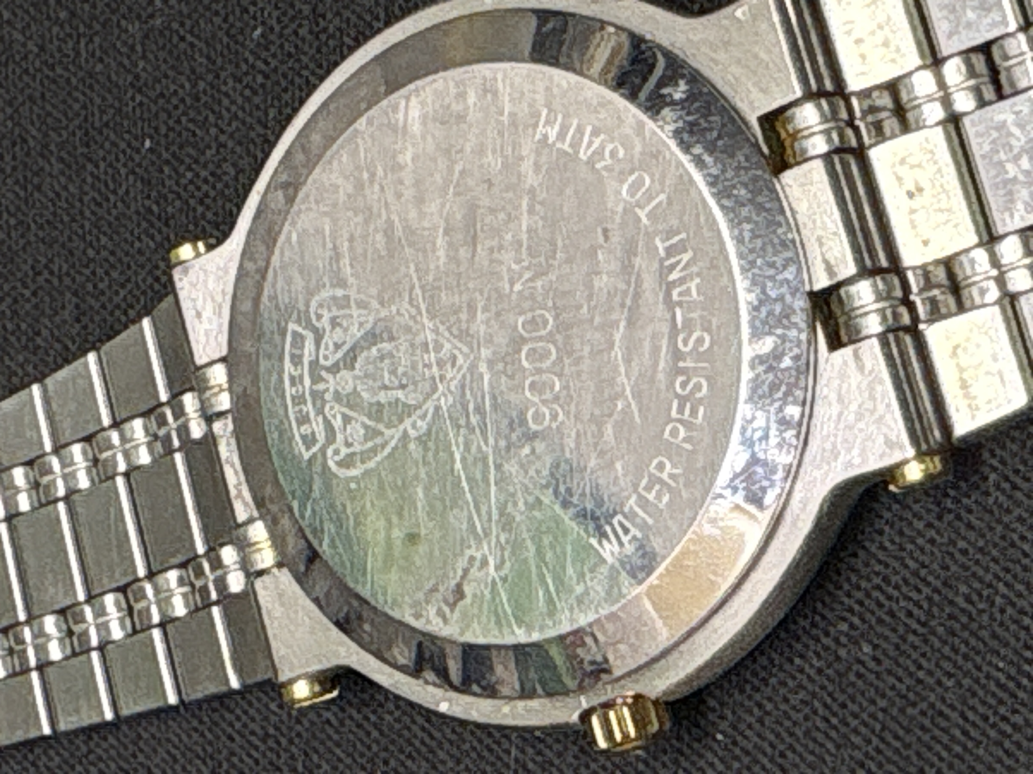 LOT 2026-949 — Ensemble de deux montres-bracelets Gucci de style bicolore, avec bracelets… — photo 4