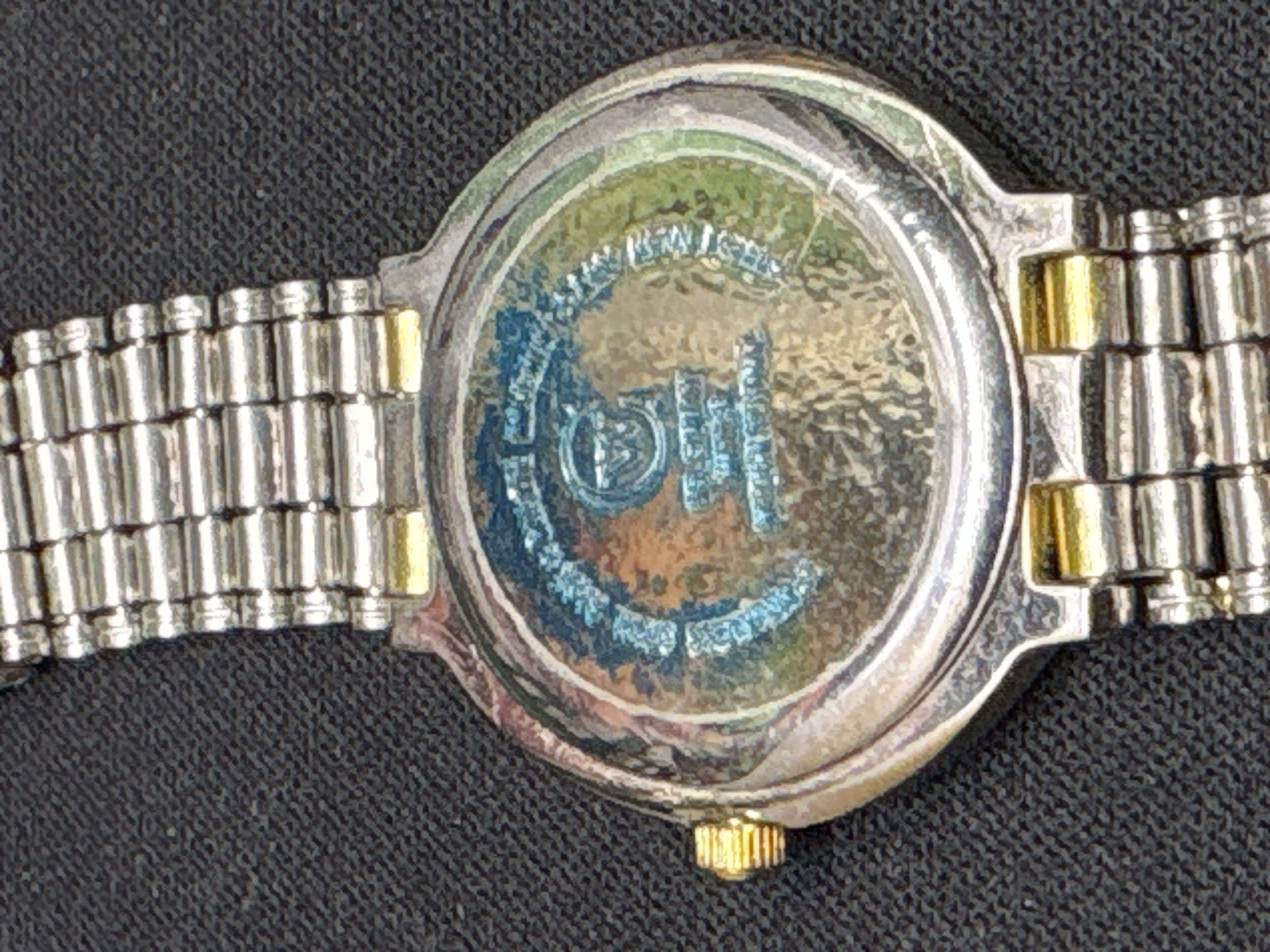 LOT 2026-949 — Ensemble de deux montres-bracelets Gucci de style bicolore, avec bracelets… — photo 6