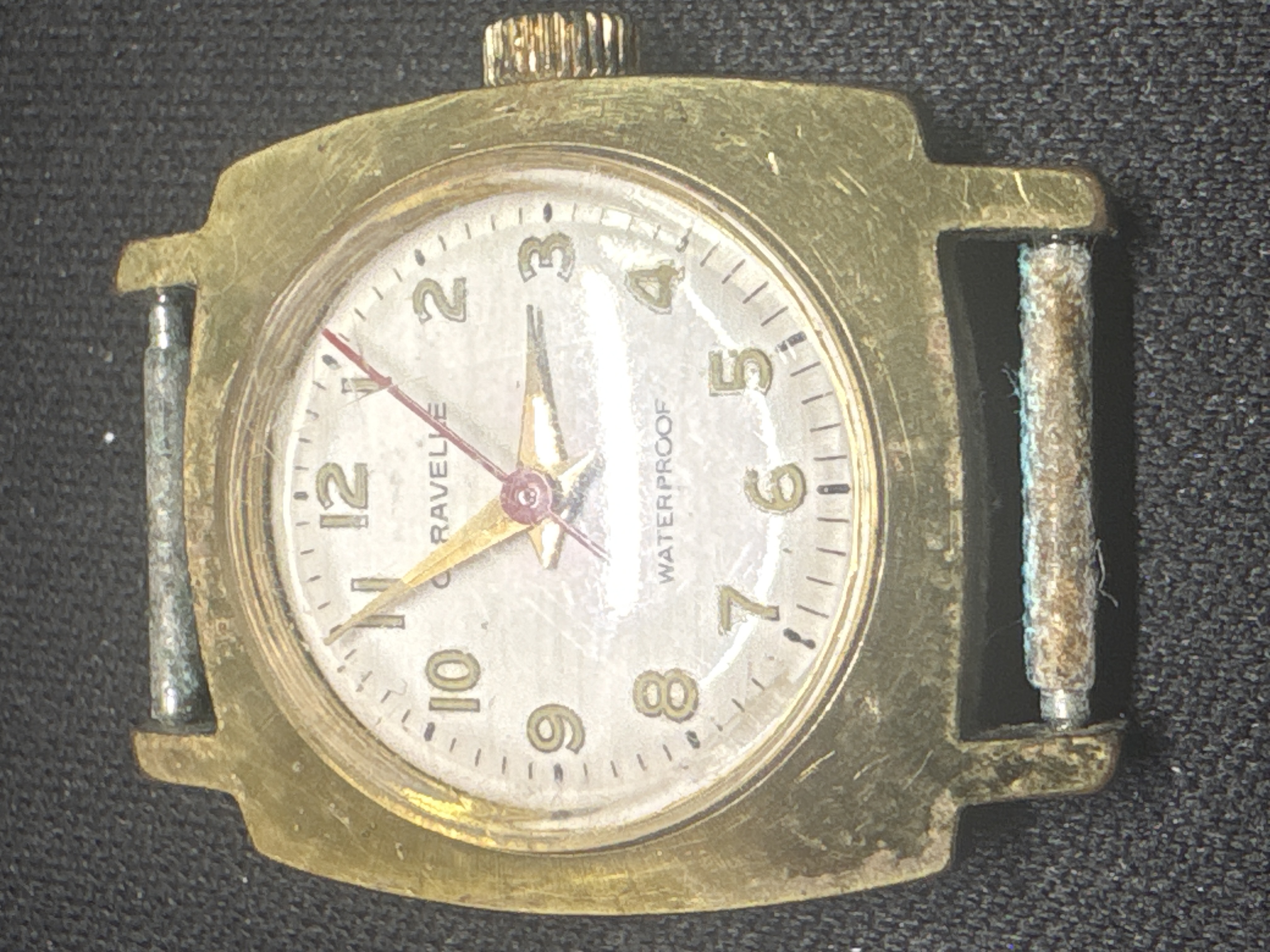LOT 2026-957 — Lot de 3 montres-bracelets vintage de marques et styles variés, comprenant : — photo 2